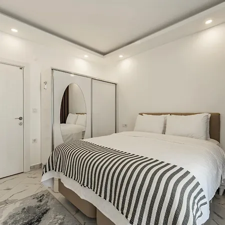 Assos Appartement *